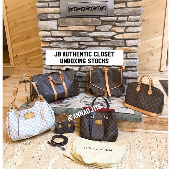 JB AUTHENTIC CLOSET👜👠🎒🕶👛👗 - Picture 8 of 16